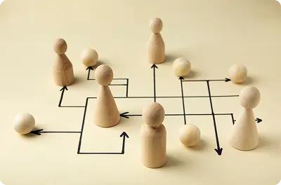 Treleker vises for å representere et hierarki med piler