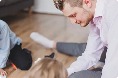 Få skikkelige foreldrekurs og opplæring som familie